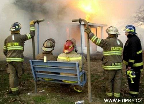Požár je třeba mít pod kontrolou