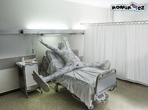 Veselý snowboardista